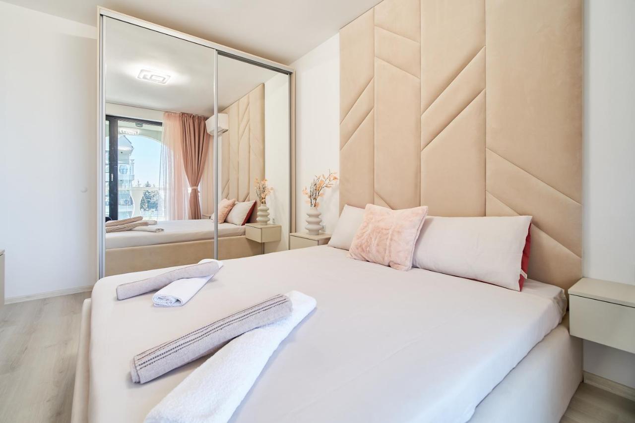Mediterranea Complex - Luxury Apartment With Sea & Pool View! Varna Exteriör bild