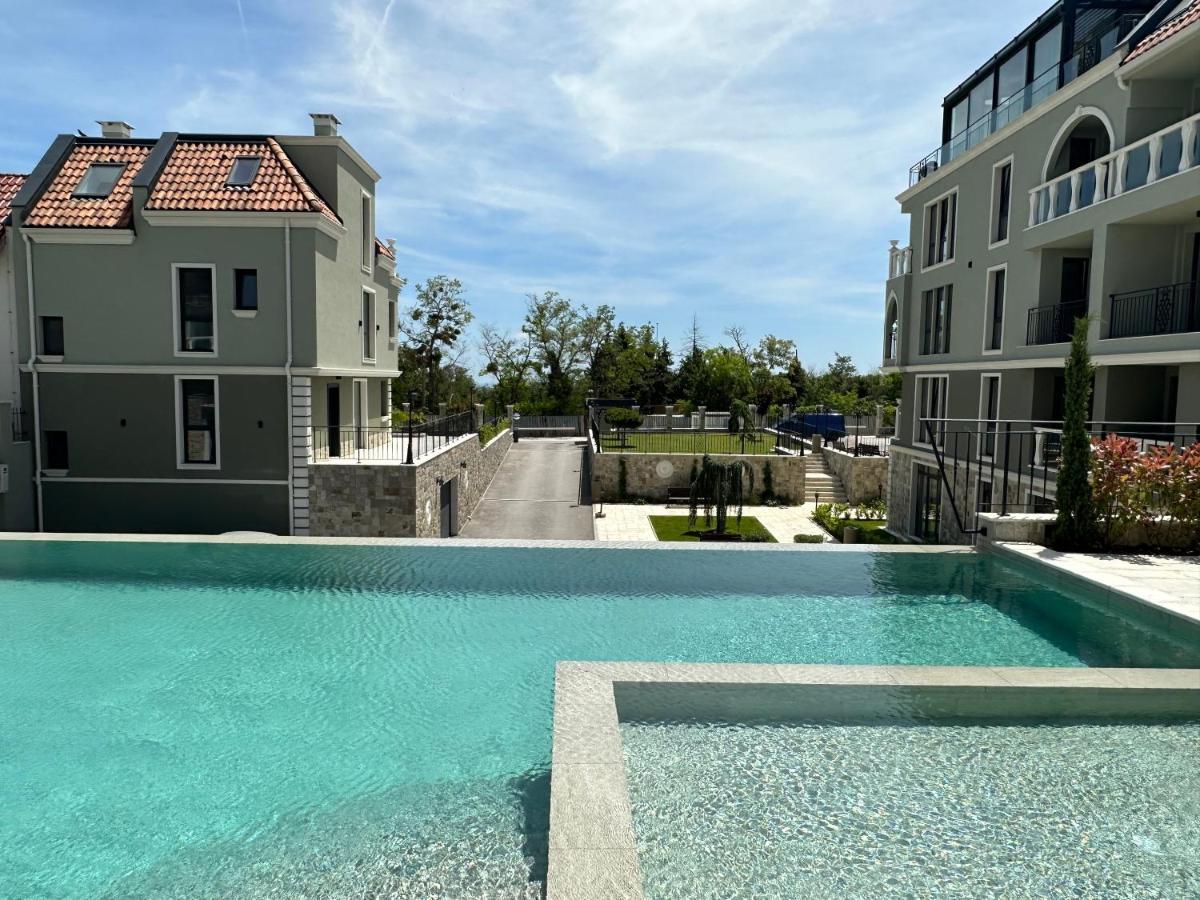 Mediterranea Complex - Luxury Apartment With Sea & Pool View! Varna Exteriör bild