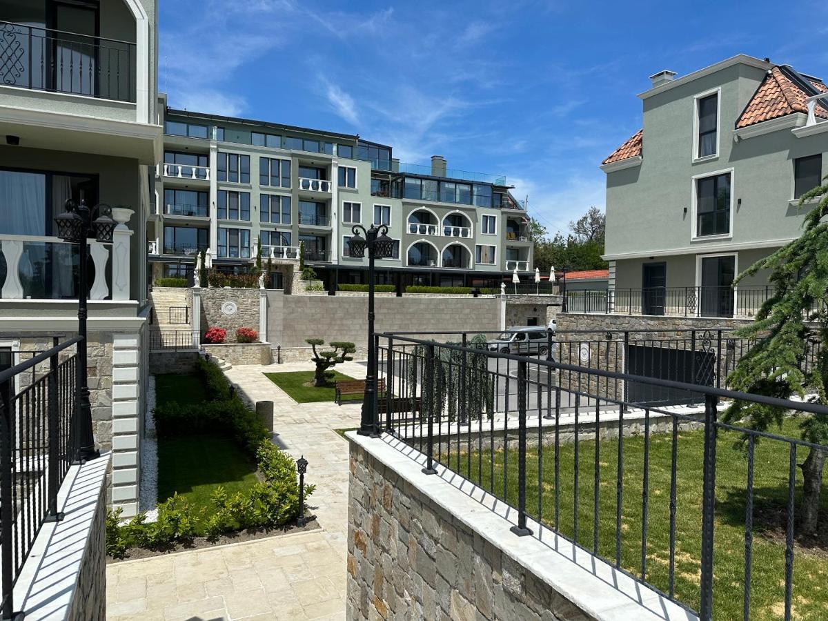 Mediterranea Complex - Luxury Apartment With Sea & Pool View! Varna Exteriör bild